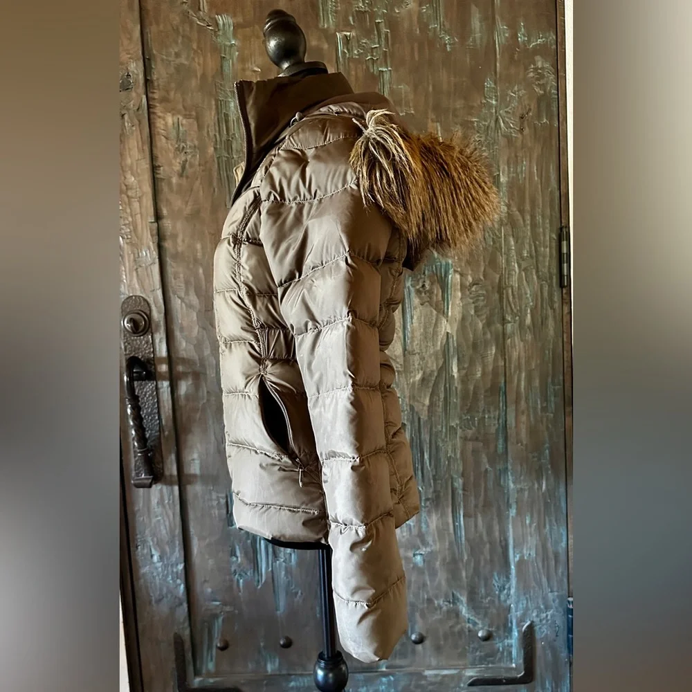 North Face Puffer Coat - Picture 4 of 7